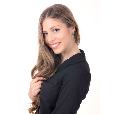 White gold 18k drop earrings with heart pendants and diamonds