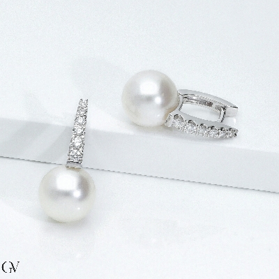 18k white gold earrings with pearls and diamonds 