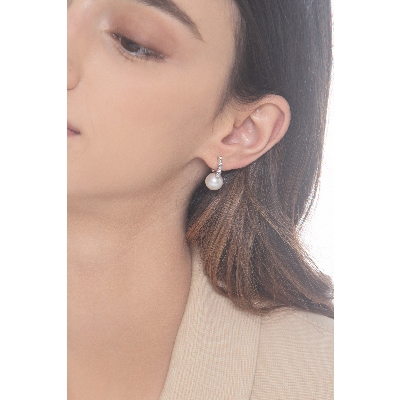 18k white gold earrings with pearls and diamonds 