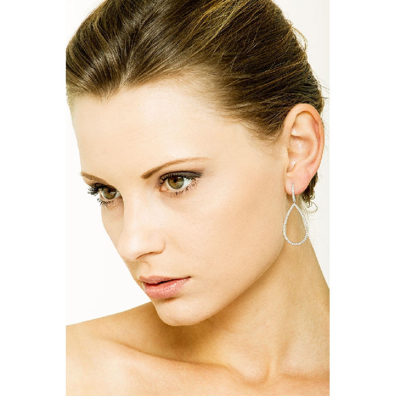 Drop earrings pear shape in 18k white gold with diamonds 