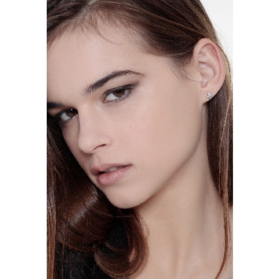 Small quatrefoil earrings with diamonds