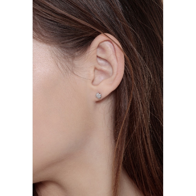 Small quatrefoil earrings with diamonds