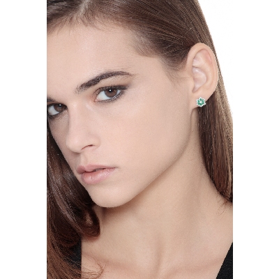 18k white gold flower earrings with emeralds and diamonds