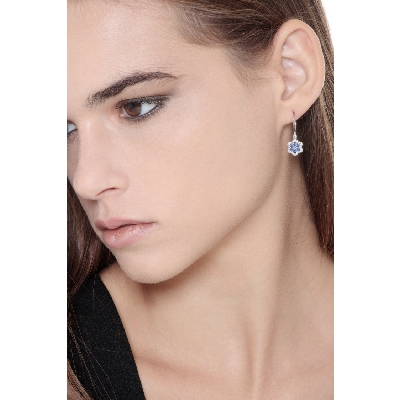White gold 18k drop earrings with flowers in diamonds and blue sapphires 