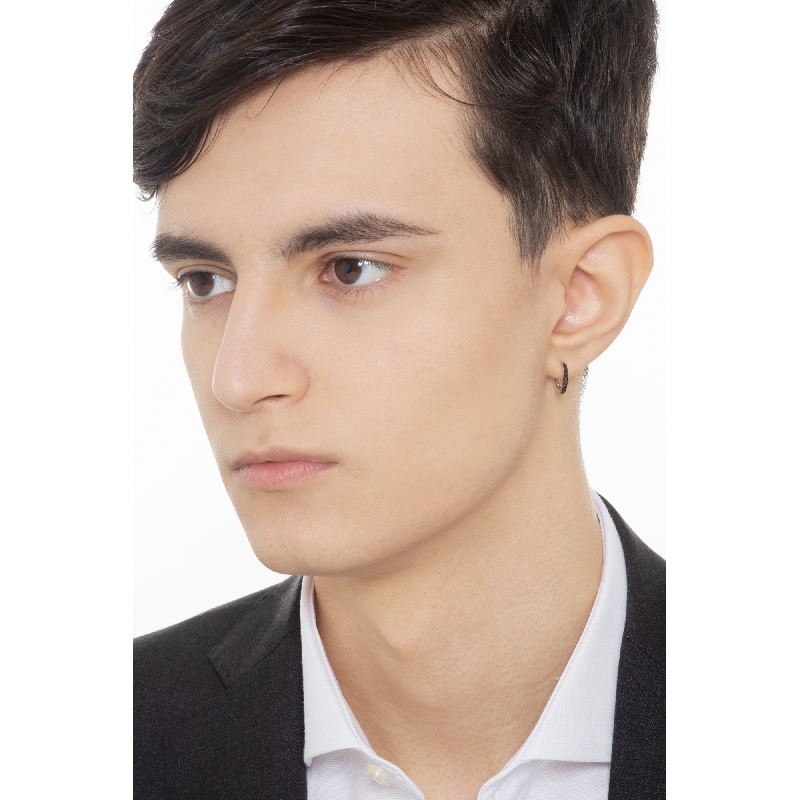 Mono orecchino da uomo a cerchio in oro bianco 18k con diamanti neri, diametro 1.10 cm