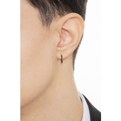 Mono orecchino da uomo a cerchio in oro bianco 18k con diamanti neri, diametro 1.10 cm