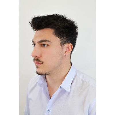 Mono orecchino a lobo in oro rosa 18k con croce in diamanti neri e punte brunite, uomo