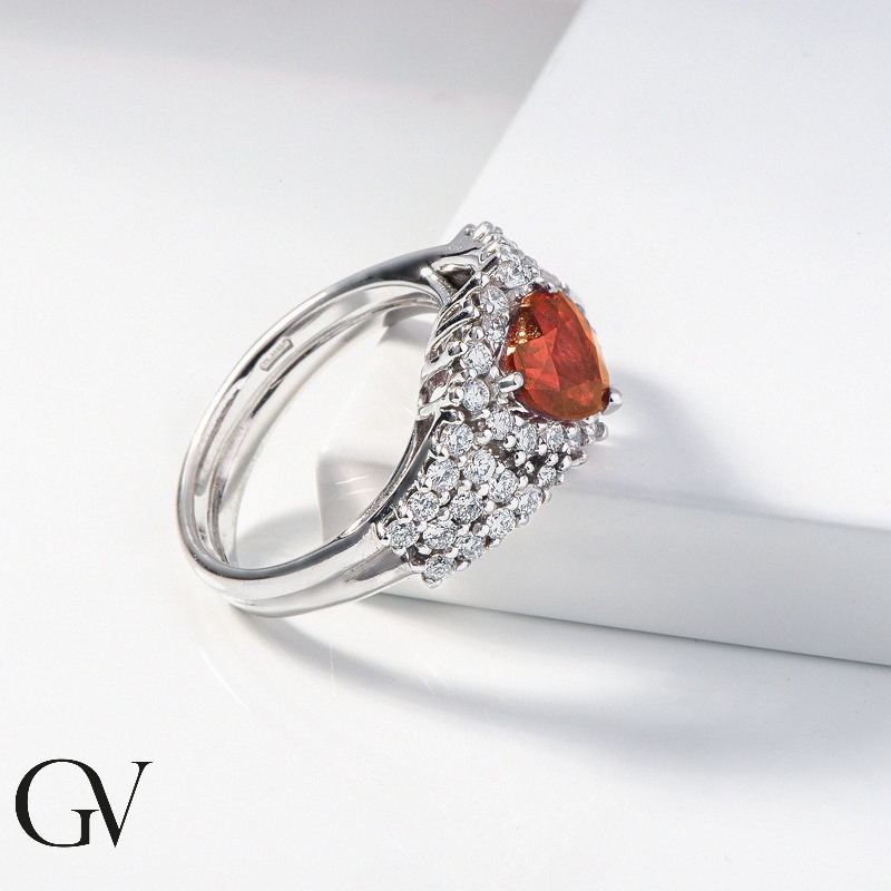 Band ring in white gold 18k with ruby heart cut and diamonds 