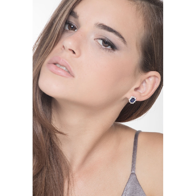 18k white gold halo stud earrings with blue sapphires and diamonds 