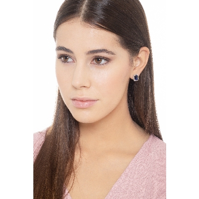 Orecchini a lobo in oro bianco 18k con zaffiro blu e diamanti