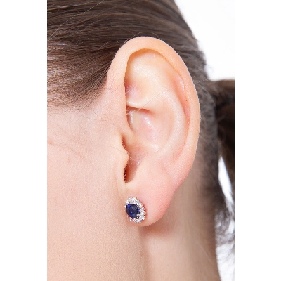 18k white gold stud earrings with blue sapphires and diamonds halo
