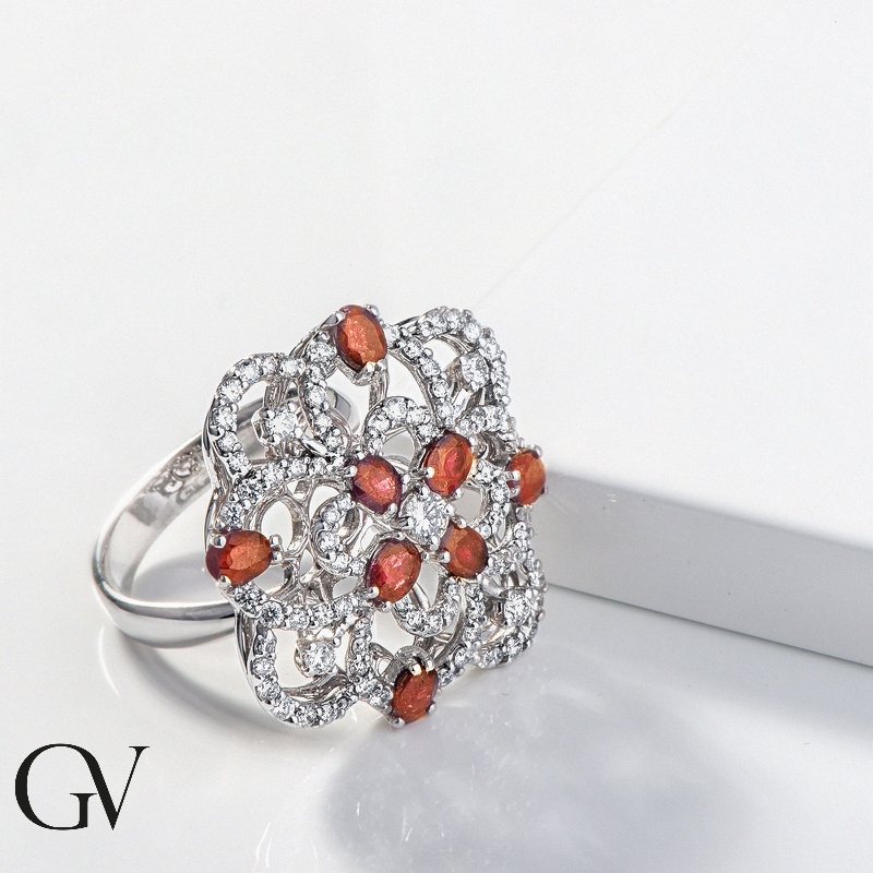 Rosette ring in white gold 18k with diamonds and rubies