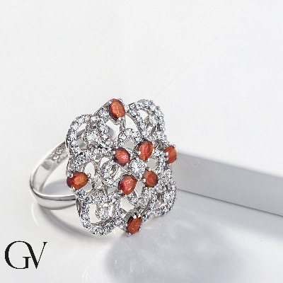 Rosette ring in white gold 18k with diamonds and rubies