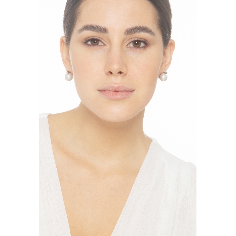 Orecchini in oro bianco 18k con perle di circa 11.50 mm e diamanti