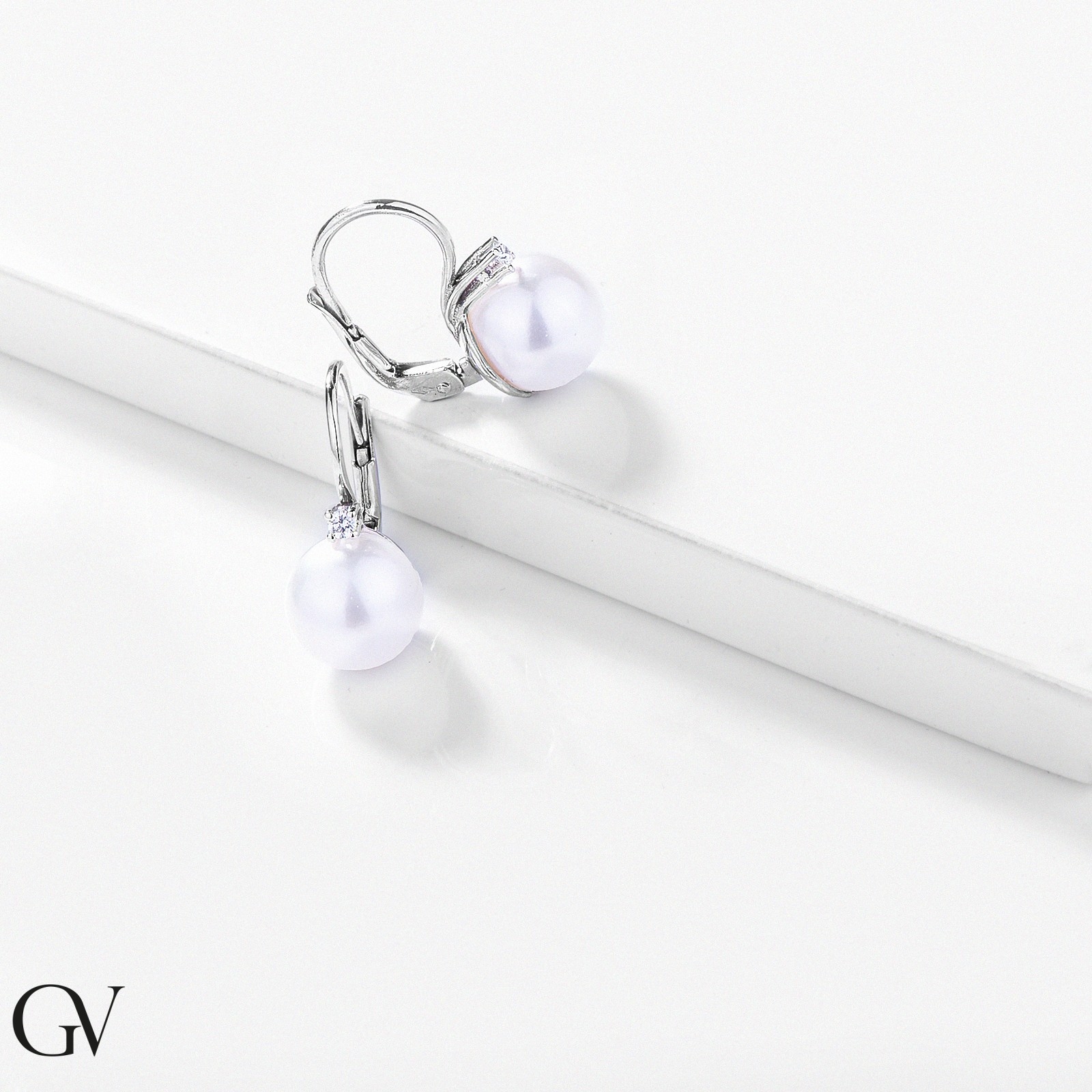 Orecchini In Oro Bianco 9k Con Perla Coltivata E Zirconi - Eleganti Pendenti Da Donna, Regalo In Confezione Originale