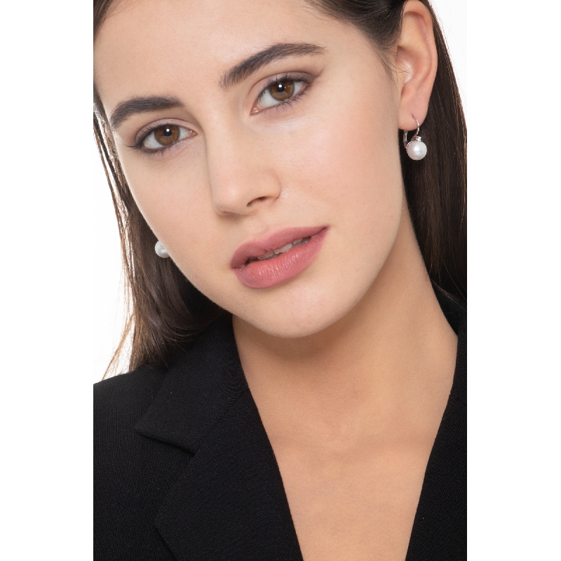 White gold 18k earrings with diamonds and pearls of about 9 mm