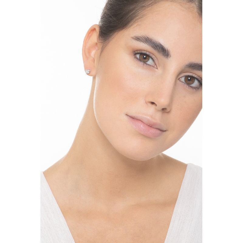 Heart with diamond earrings in 18k white gold