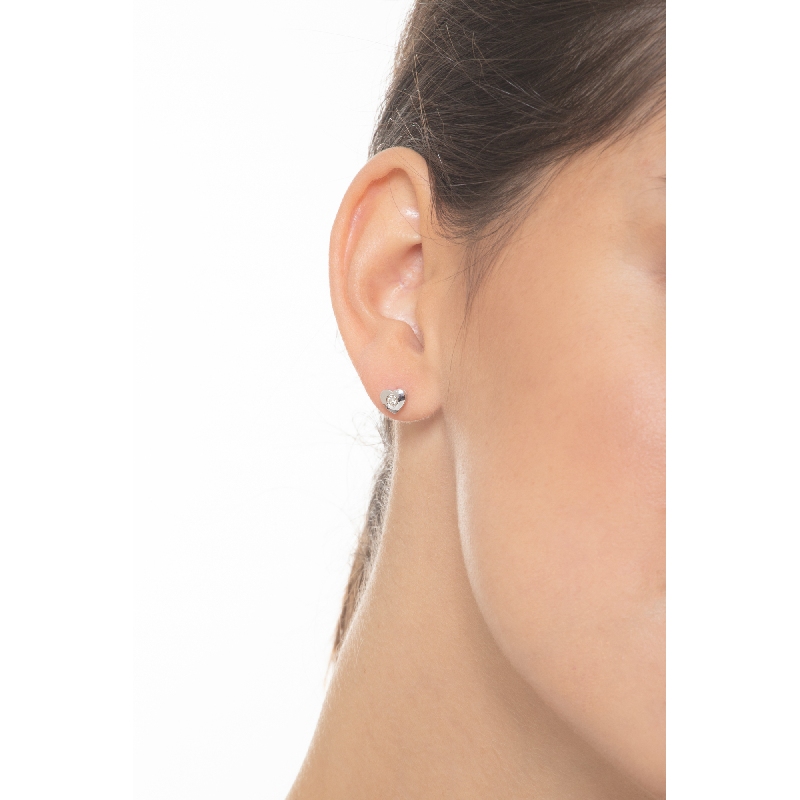 Heart with diamond earrings in 18k white gold