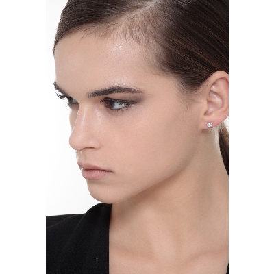 Bezel diamond stud earrings in white gold 18k