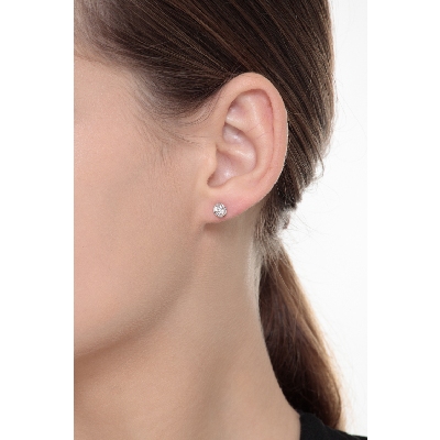 Bezel diamond stud earrings in white gold 18k