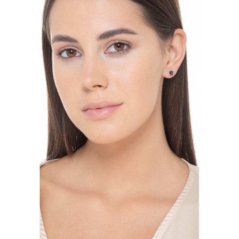 Orecchini a lobo in oro bianco 18k a 4 punte con diamante nero