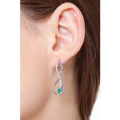 Earrings in white gold 18k with emeralds and diamonds 