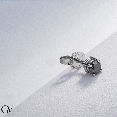 Mono orecchino in oro bianco 18k a 4 griffe con diamante nero, 0.40 ct, Uomo