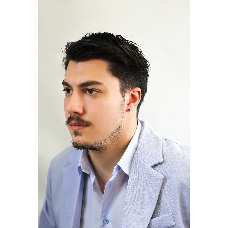 Mono orecchino in oro bianco 18k a 4 griffe con diamante nero, 0.40 ct, Uomo