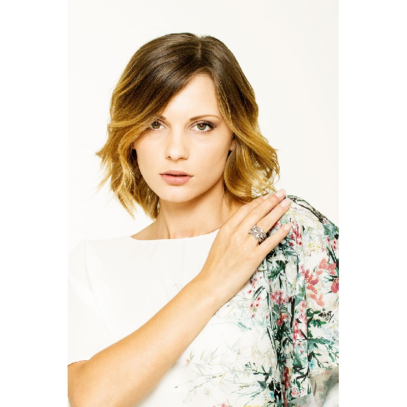 Ring in white gold 18k with diamonds hearts