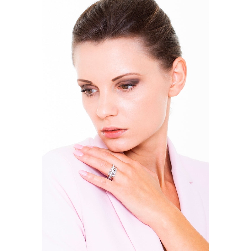 White gold 18k crossover ring with diamonds 