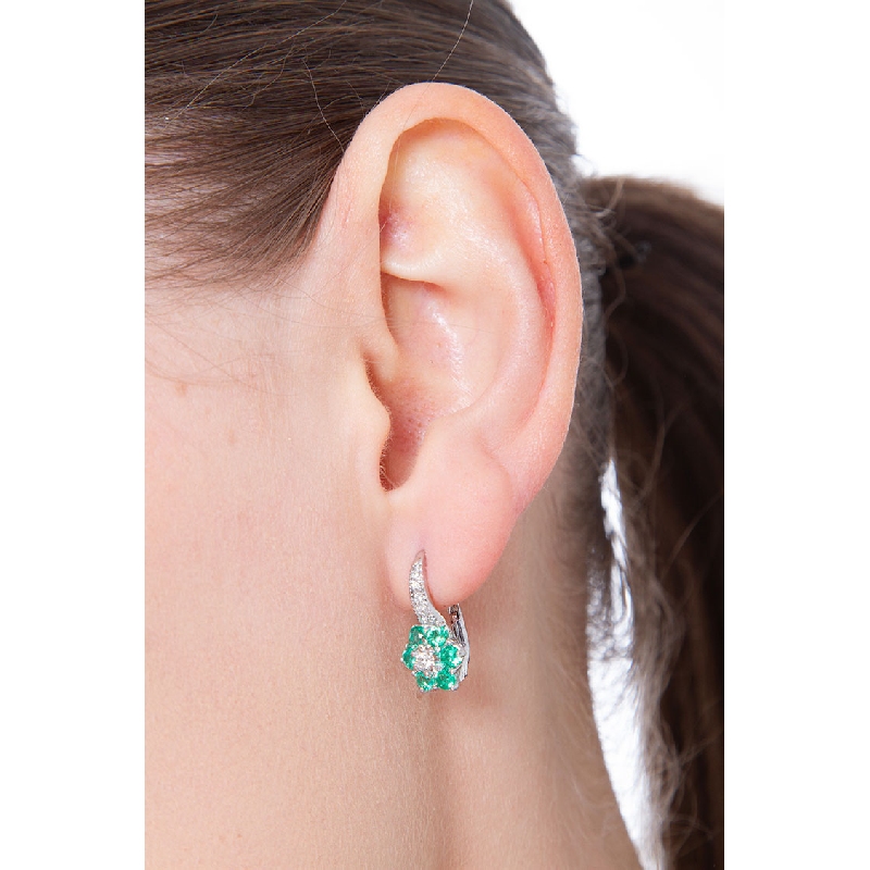 White gold 18k earrings with emeralds and diamonds flower shaped 
