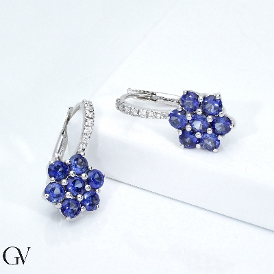 18k white gold earrings with blue sapphires and diamonds flower shaped