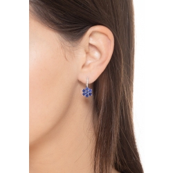 18k white gold earrings with blue sapphires and diamonds flower shaped 2