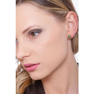 Cluster earrings in 18k yellow gold with emeralds and diamonds