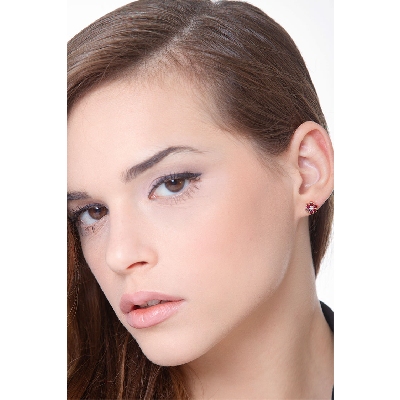 Cluster earrings in 18k white gold with rubies and diamonds