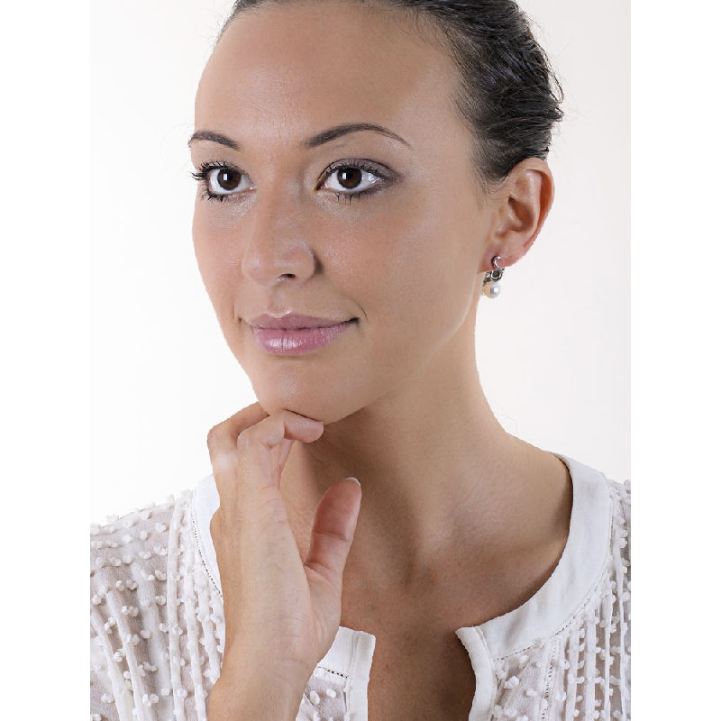 White gold 18k studs with pearls and diamonds 