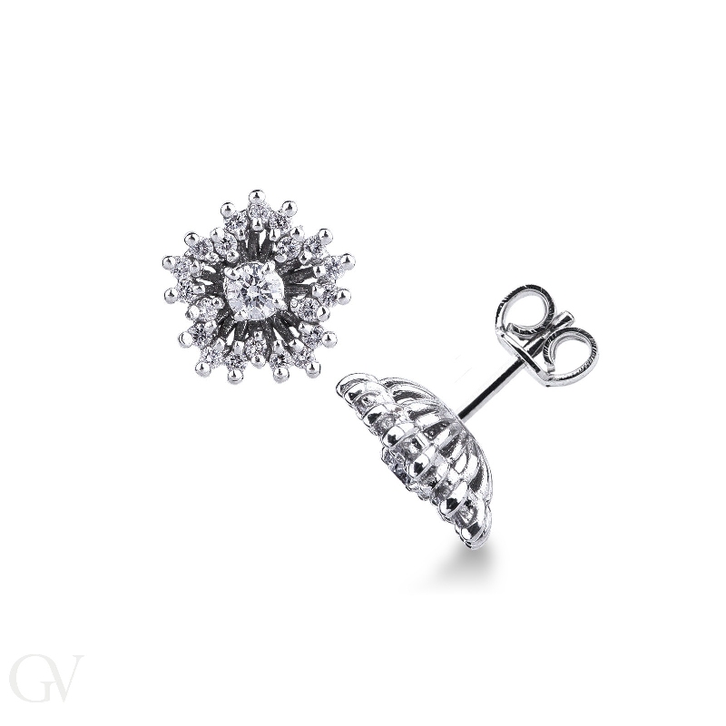 18k white gold cluster earrings with round cut diamonds