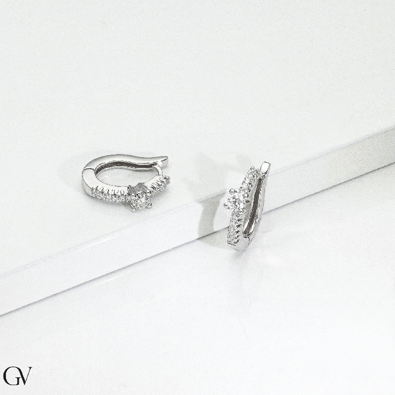 18k white gold oval earrings with diamonds