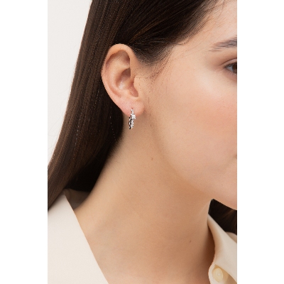 18k white gold oval earrings with diamonds