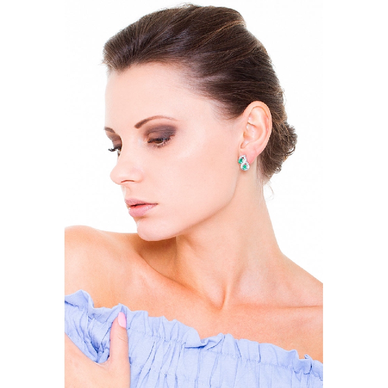 Earrings in white gold 18k with diamonds and emeralds 