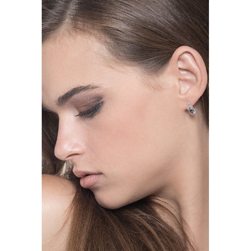 White gold 18k stud earrings with aquamarine oval cut and diamonds 