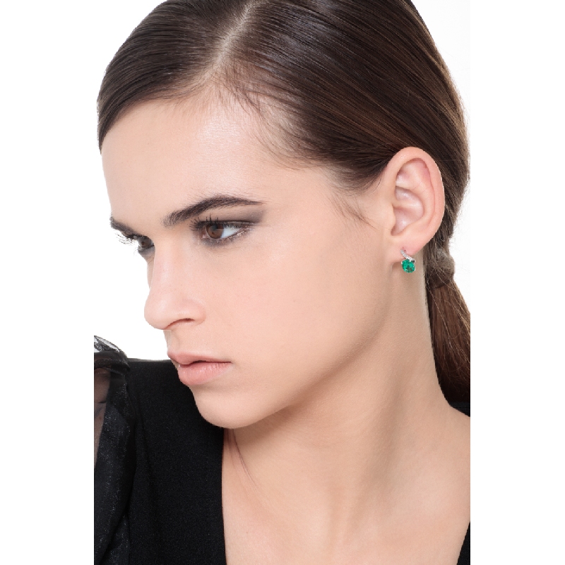 18k white gold fancy earrings with emeralds and round cut diamonds