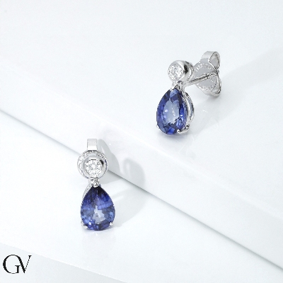 18k white gold earrings with blue sapphires pear cut and diamonds 