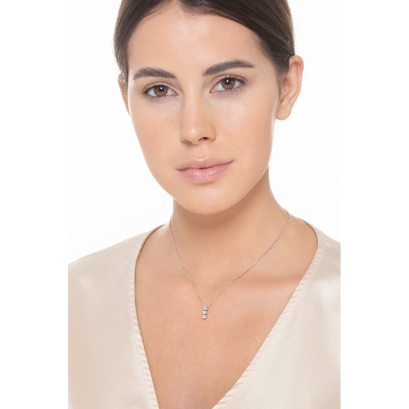 18k white gold necklace with diamond trilogy pendant