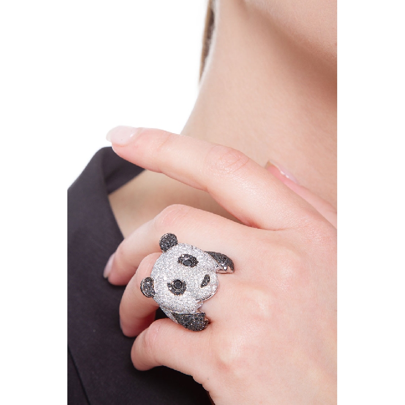 Panda ring in white gold 18k with black and white diamonds 