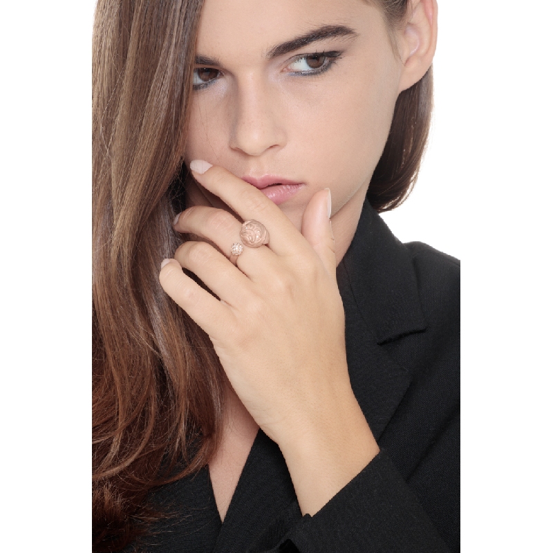 Rosé gold 18k with pug and diamonds 