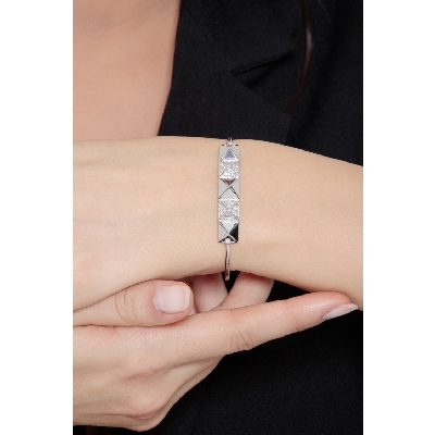 18k white gold rigid bracelet with studs