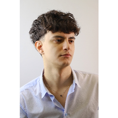 Collana in oro bianco 18k e diamante nero con punte brunite, 0.45 ct