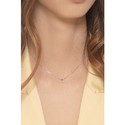 White gold 18k necklace with 0,05 ct solitaire pendant