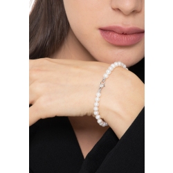 Bracelet with pearls and white gold closure 2